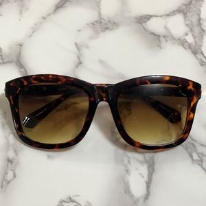Tortoise Square Frame Sunglasses